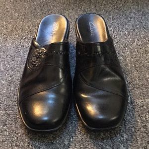 Clarks Size 9 Black Slip-on Shoes
